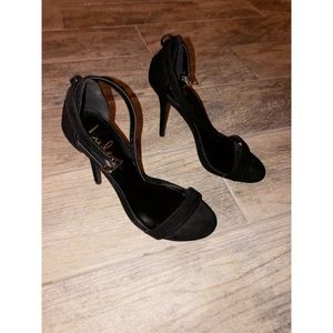 Super cute stilettos!